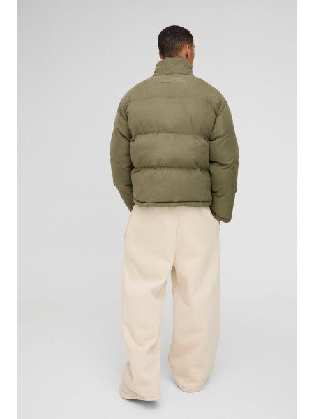 Куртка-пуховик кольору хакі зі штучної замші