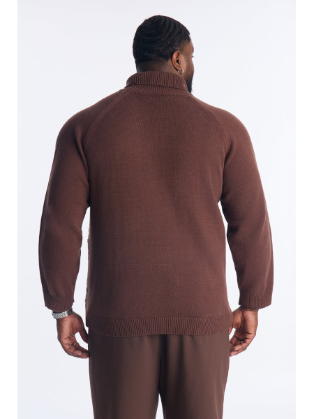 Светр з коміром-гольф та контрастними вставками