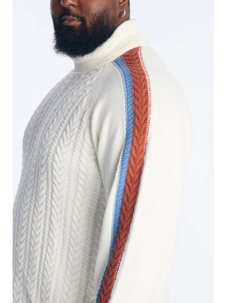 Светр з коміром-гольф та контрастними вставками
