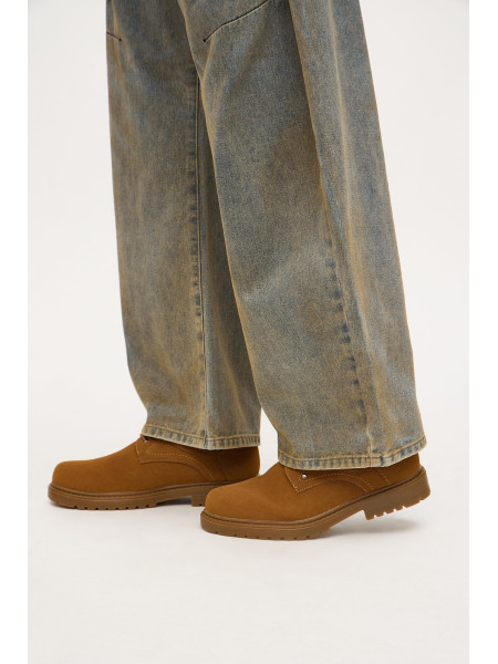 Чоловіче взуття на шнурівці