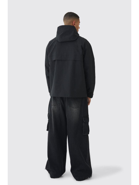 Чорна парка із сітчастої панелі та капюшоном