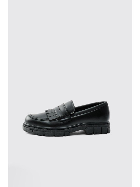 Pu Chunky Sole Tassel Loafer у чорному